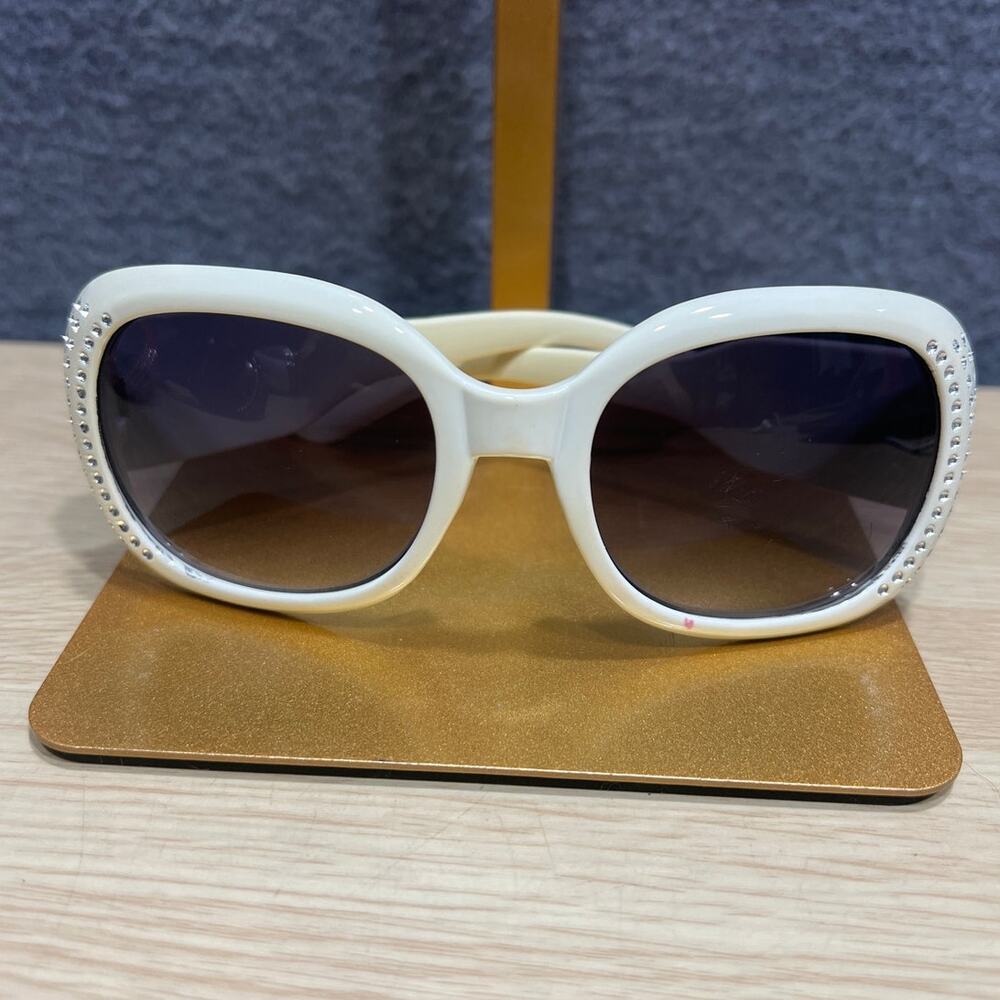 Fashion Women Retro Square Rhinestone With LV Initials Sunglasses Cream - Picture 2 of 11